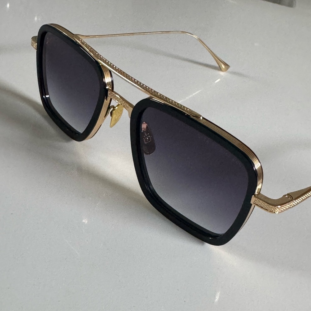 Dita Flight 006